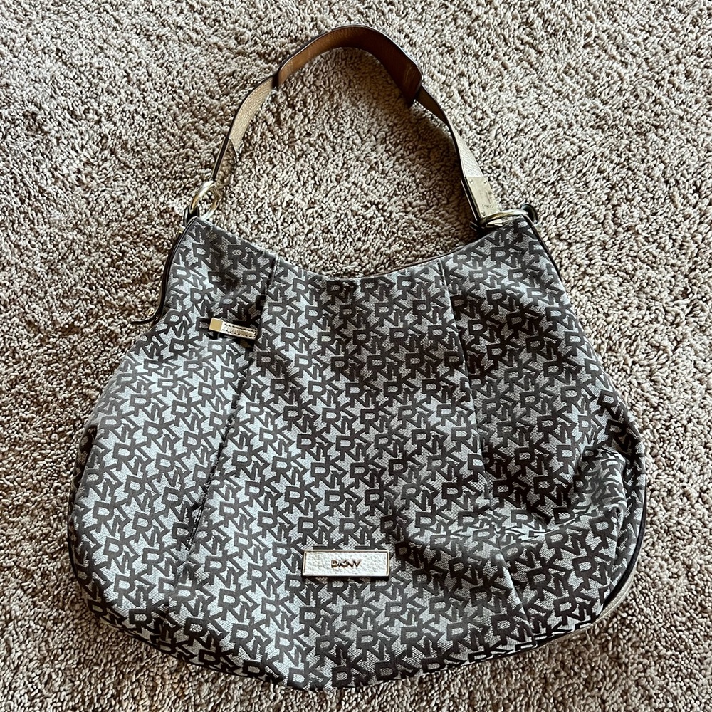 DKNY signature shoulder tote bag